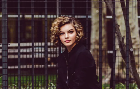 Women Camren Bicondova 4k Ultra HD Wallpaper