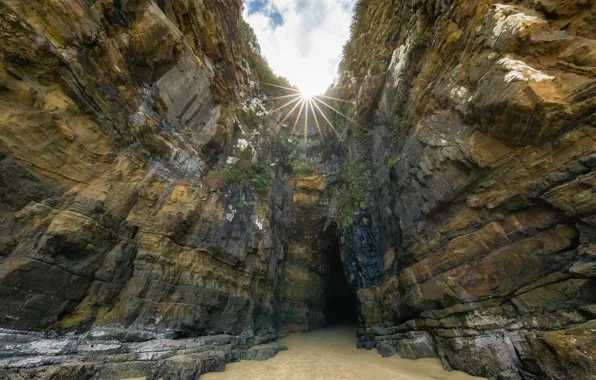 Picture the sun, rays, New Zealand, cave, The Cathedral Caves