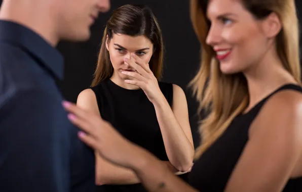 Picture man, women, jealousy, criticism, Envy