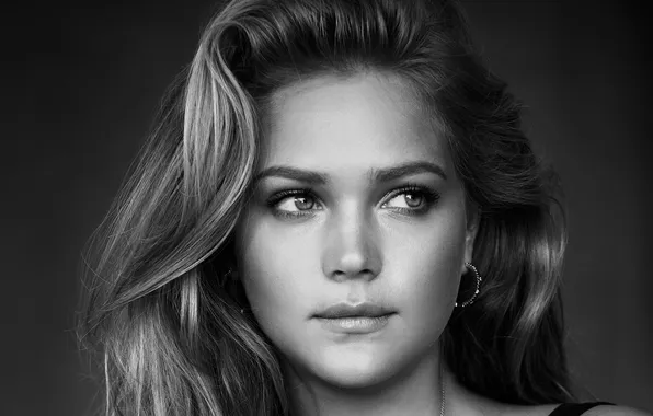 Look, girl, model, Esti Ginzburg