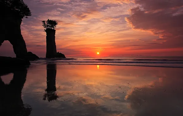Wave, beach, the sky, water, the sun, clouds, rocks