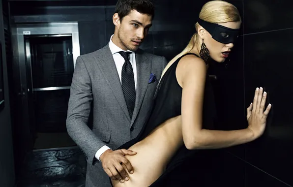 MASK, BLONDE, BODY, DRESS, ASS, WOMAN, MALE, FIGURE