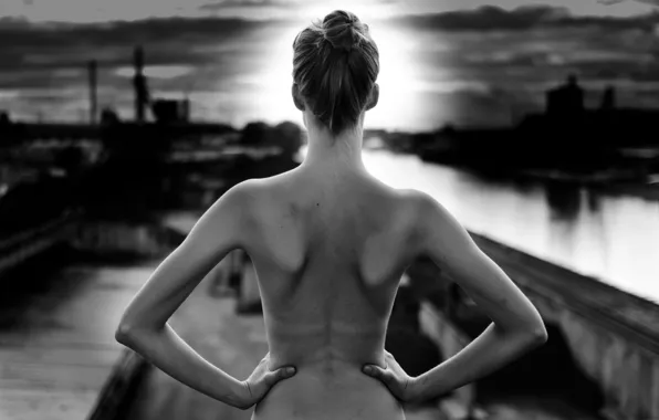 The city, back, Angela, monochrome