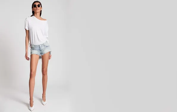 Picture girl, shorts, brunette, glasses, denim