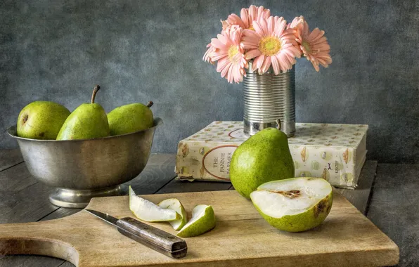 Flowers, knife, pear