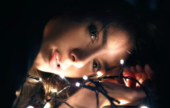 Picture macro, sponge, garland, teeth, Victoria Vishnevetskaya