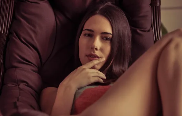 Model, chair, smooth, brunette, look, sofa, pose, t-shirt