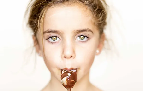 Picture look, face, hair, chocolate, spoon, green eyes