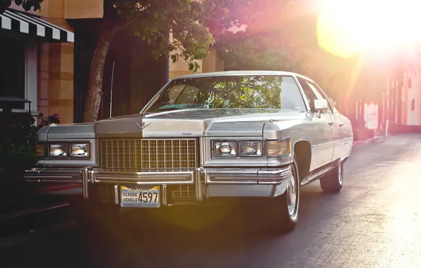 Picture retro, Cadillac, classic, the front, 1976, Sedan, City