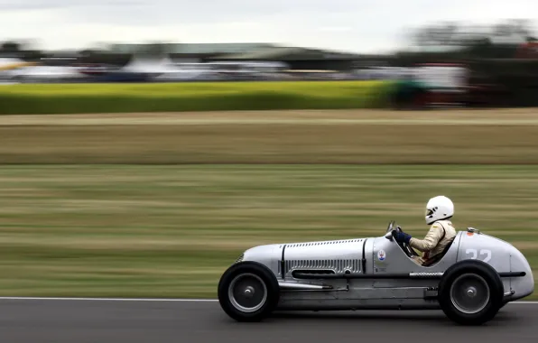 Race, sport, the car