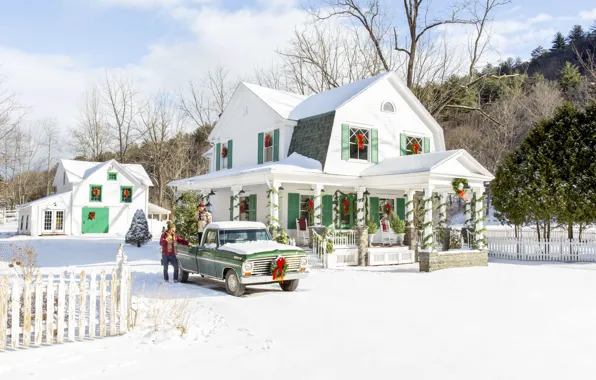 Picture House, People, Christmas, Tree, Car, Christmas, Christmas Decorations, Outdoor christmas garland