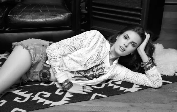 Picture girl, photo, black and white, Camila Queiroz
