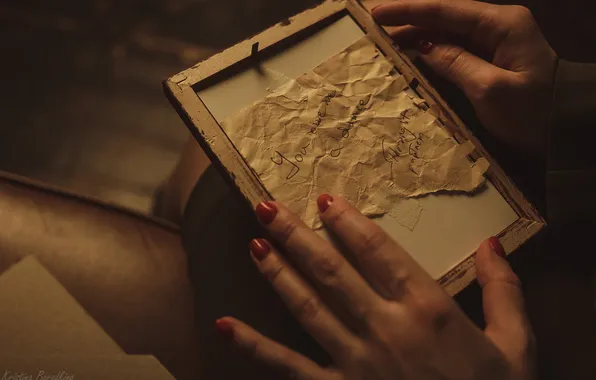 Hands, Catherine Semadeni, Kristina Borodkina, photo frame