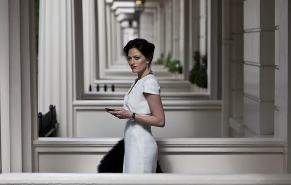 Sherlock, Lara, Pulver