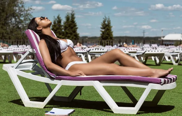 Swimsuit, the sun, sexy, pose, lawn, model, body, makeup