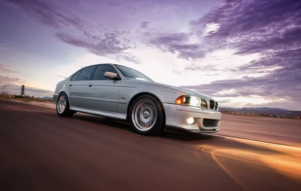 The sky, BMW, e39-3