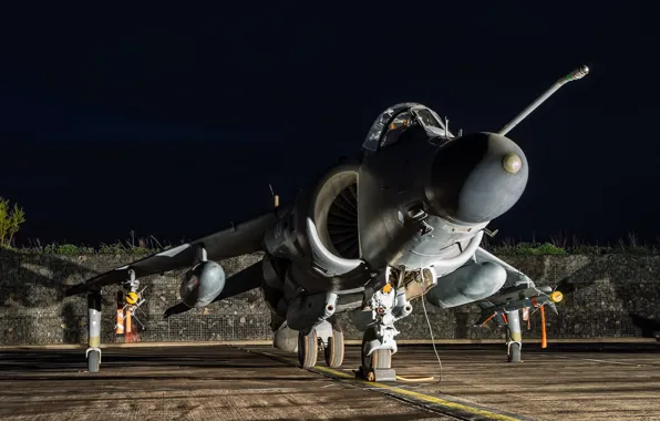 Night, weapons, the plane, Harrier FA.2