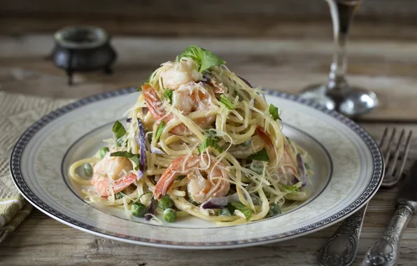 Polka dot, plate, spoon, plug, cabbage, salad, shrimp, pasta