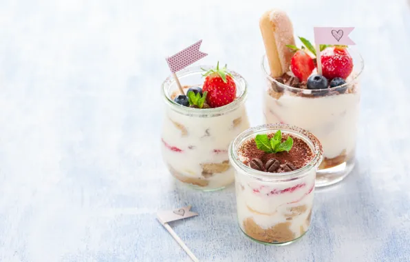 Berries, blueberries, strawberry, chocolate, sweet, dessert, coffe, tiramisu
