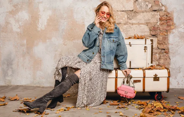 Picture woman, jeans, blonde, stylish, attractive, oversize