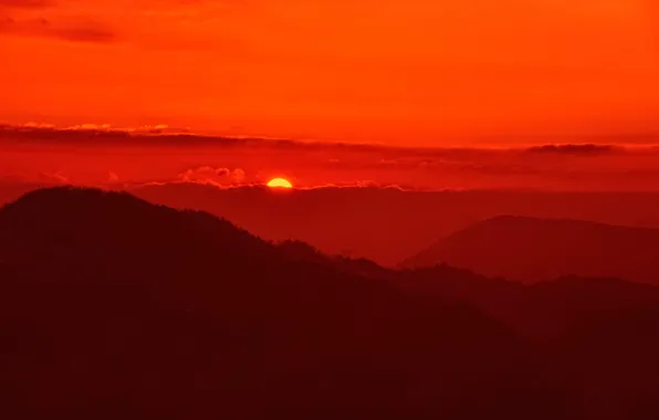 Picture the sky, the sun, clouds, sunset, mountains