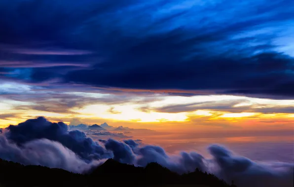 Clouds, sunset, fog, the evening, the volcano, Indonesia, the island of Bali, stratovolcano mount rinjani