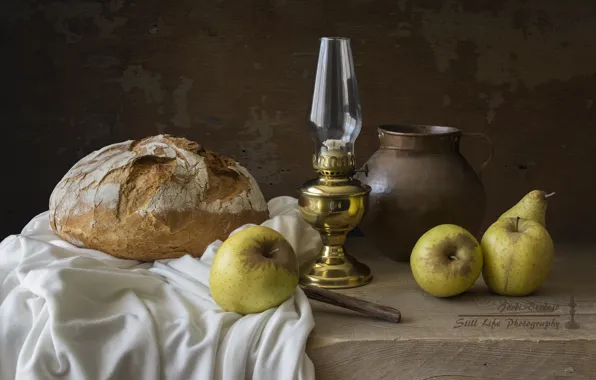 Apples, lamp, bread, pear