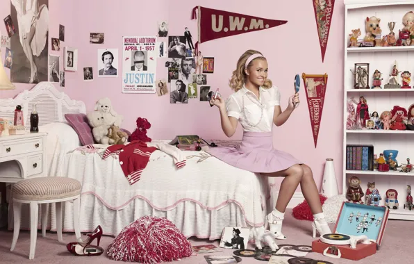 Room, Mirror, Pink, Hayden Panettiere, The ' 60s