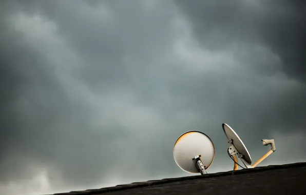 Picture roof, minimalism, satellite dish