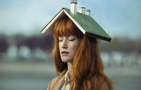 Picture girl, house, book