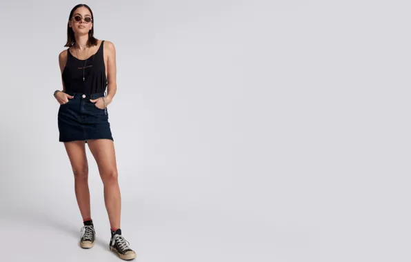 Picture girl, model, brunette, glasses, skirt, sneakers, tank top