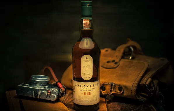 Picture style, bottle, the camera, bag, whiskey