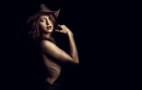 Picture hat, makeup, piercing, Laura, Carlos Santero