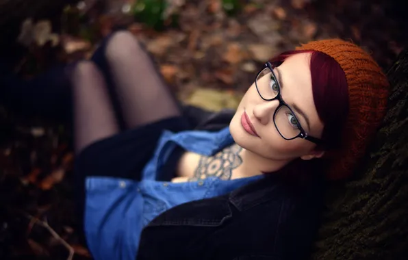 Picture girl, makeup, tattoo, glasses, neckline, takes, Miss Froggi, sweetie