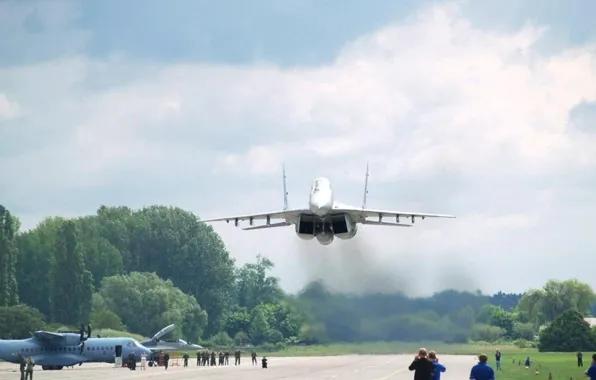 Picture fighter, the plane, the airfield, BBC, military, Russia, The MiG-29, low