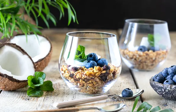 Glass, berries, coconut, muesli, Karina Klachuk