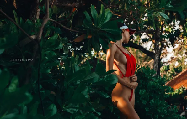 Girl, sexy, ass, legs, boobs, breast, photographer, leaves