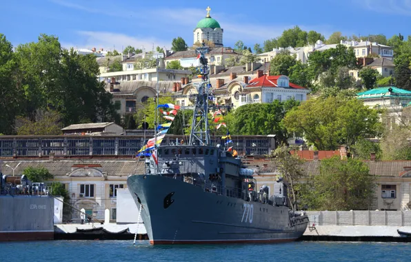 The city, hero, sea, Sevastopol, minesweeper, Valentin Pikul
