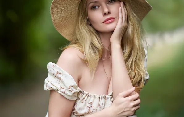 Hat, blonde, Carla Monaco
