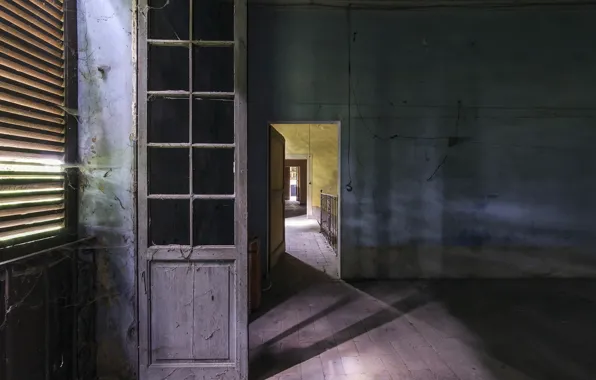 Room, Windows, door