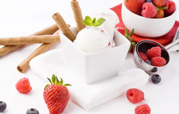Picture balls, berries, raspberry, blueberries, strawberry, ice cream, dessert, tube