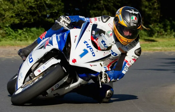 Picture suzuki, guy martin, agv, theisleofman, touristtrophy, guy Martin, the isle of man, tourist trophy