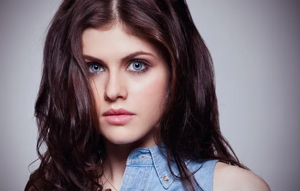 Blue eyes, brunette, Alexandra Daddario