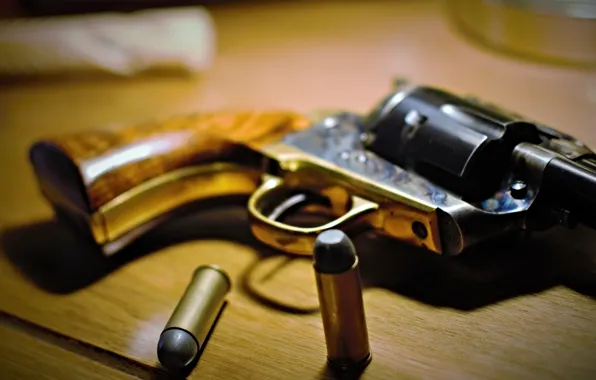 Picture weapons, trunk, cartridges, Colt