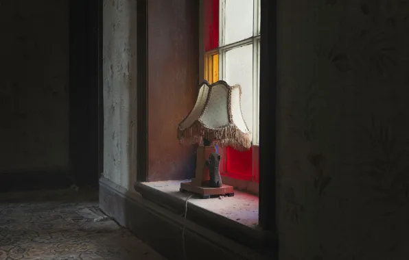 Room, lamp, window, naturalism