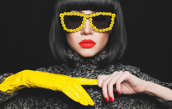 Picture fashion, model, brunette, yellow eyeglasses, Yellow glove