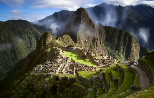 Picture the sky, clouds, ruins, the ancient city, South America, Peru, Machu Picchu