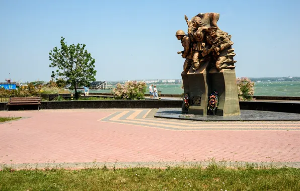 Sea, the sky, the sun, coast, monument, soldiers, Crimea, Kerch