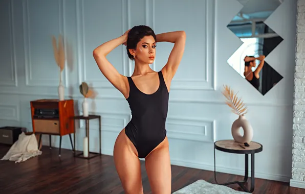 Look, sexy, pose, room, model, makeup, figure, brunette