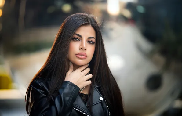 Look, Hair, Brunette, Jacket, Makeup, Tannaz